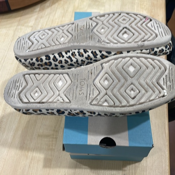 TOMS BIRCH LEOPARD PRINT sz 9 - Picture 3 of 5